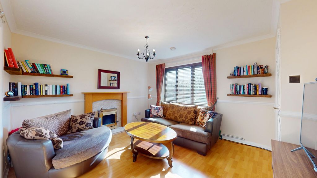 Property photo 2 of 14