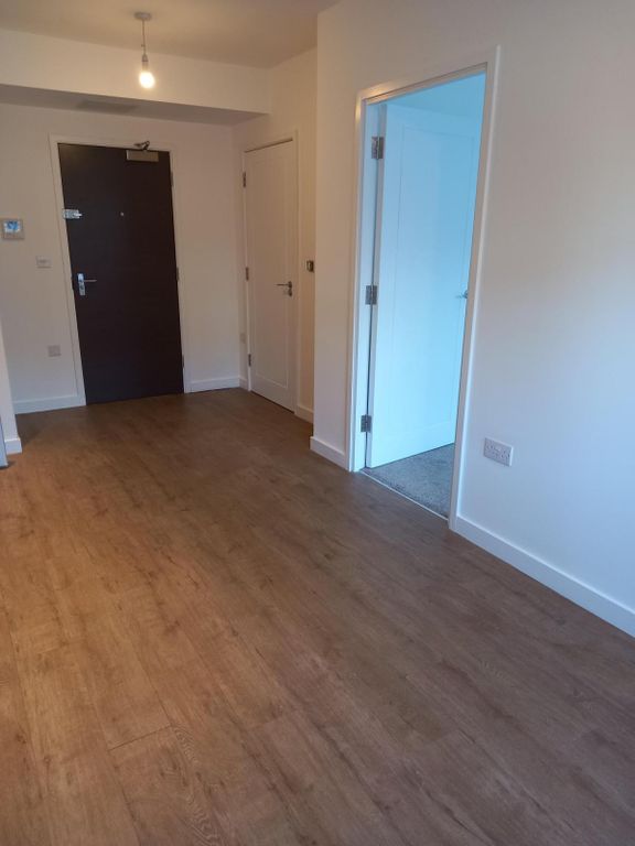 Property photo 3 of 7 Gallery