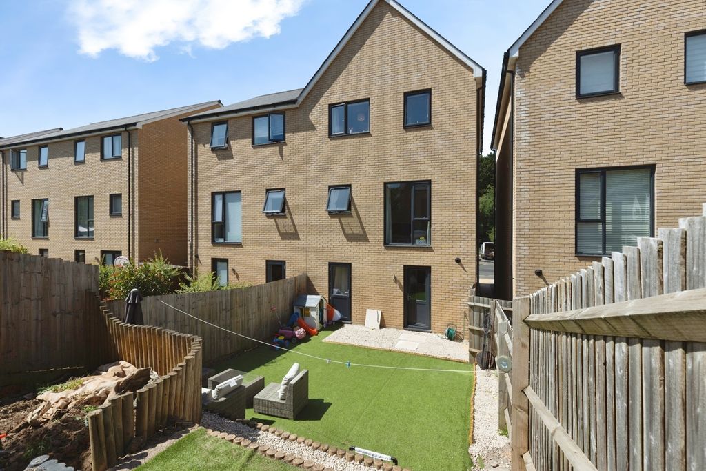 Property photo 2 of 15 Pbox-Img.Jpg