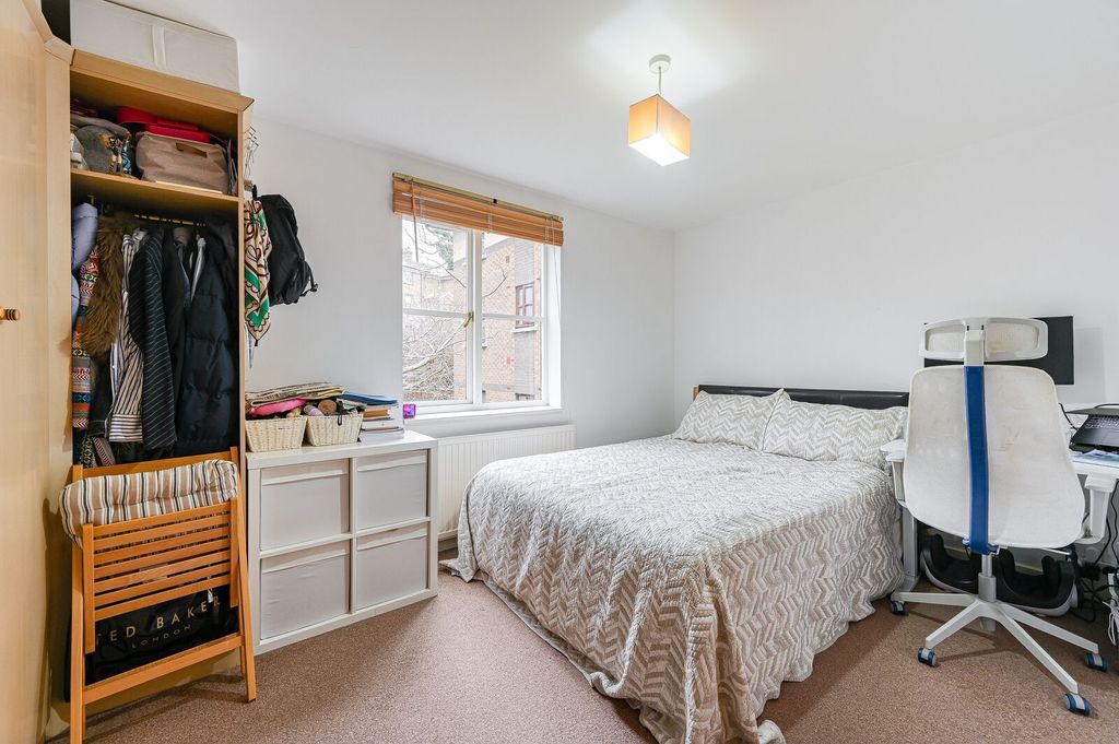 Property photo 3 of 11