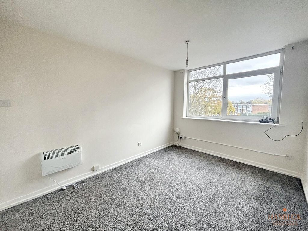 Property photo 3 of 14 Living Room