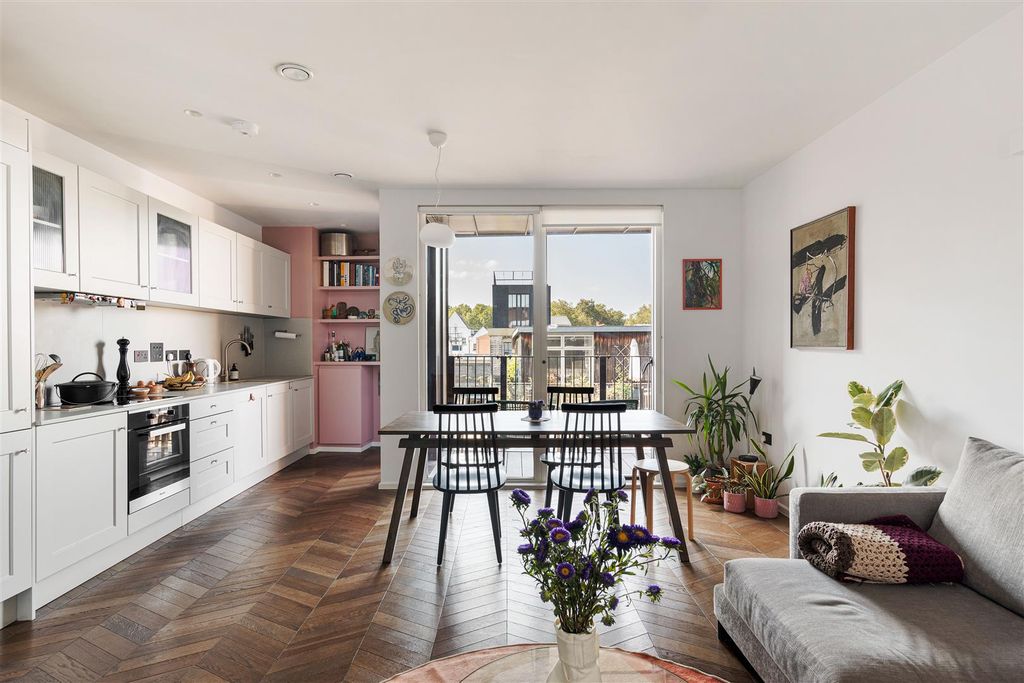 Property photo 1 of 17 1