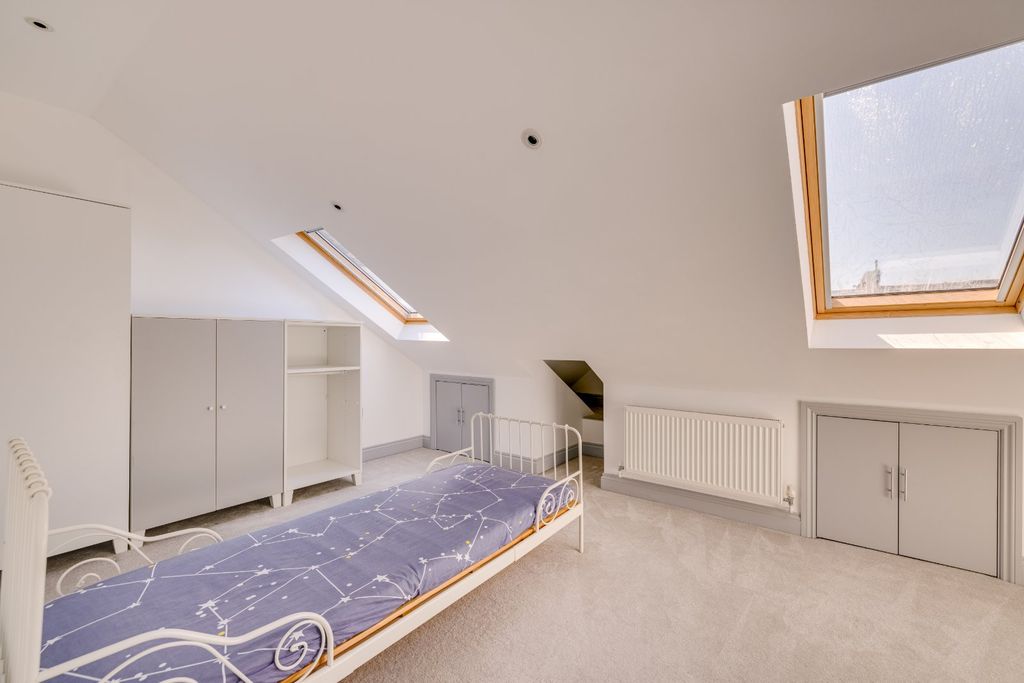 Property photo 3 of 7