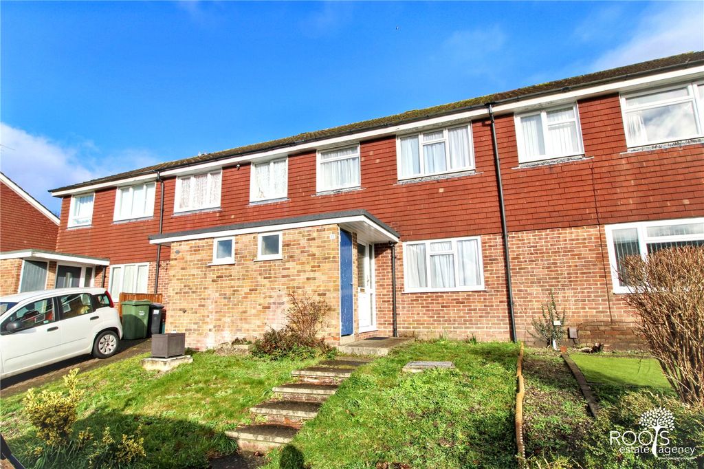 Property photo 1 of 10 Frontage