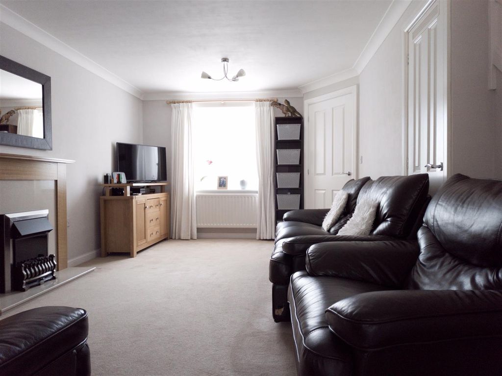 Property photo 3 of 9
