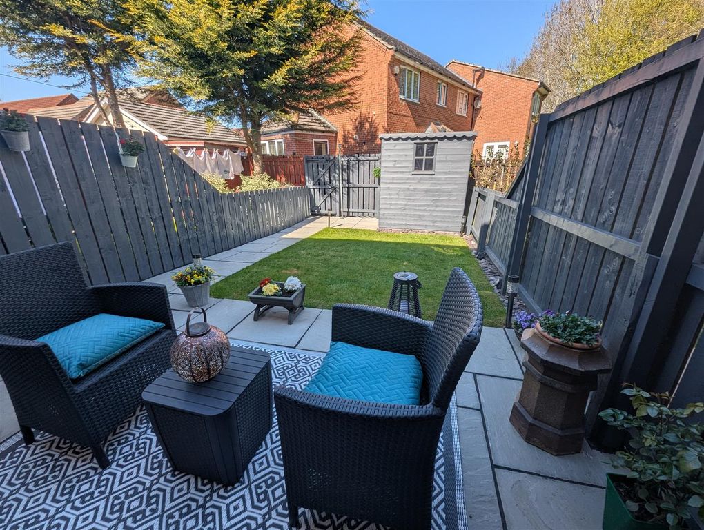 Property photo 3 of 16 Externally