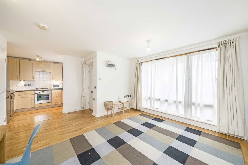 Property photo 2 of 7