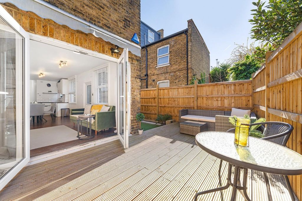 Property photo 2 of 14 Garden (2).Jpg