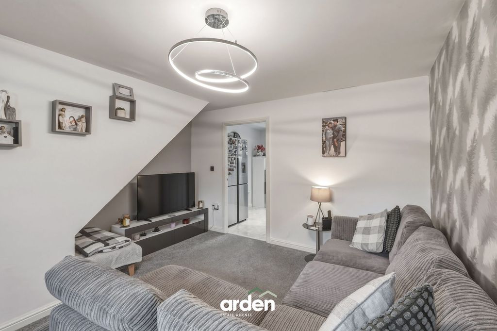 Property photo 3 of 9