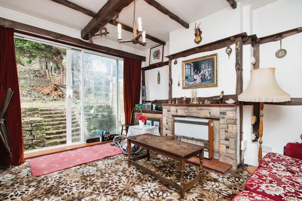 Property photo 2 of 17