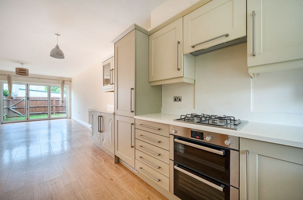 Property photo 2 of 22 1332903-10-68Dd0E...