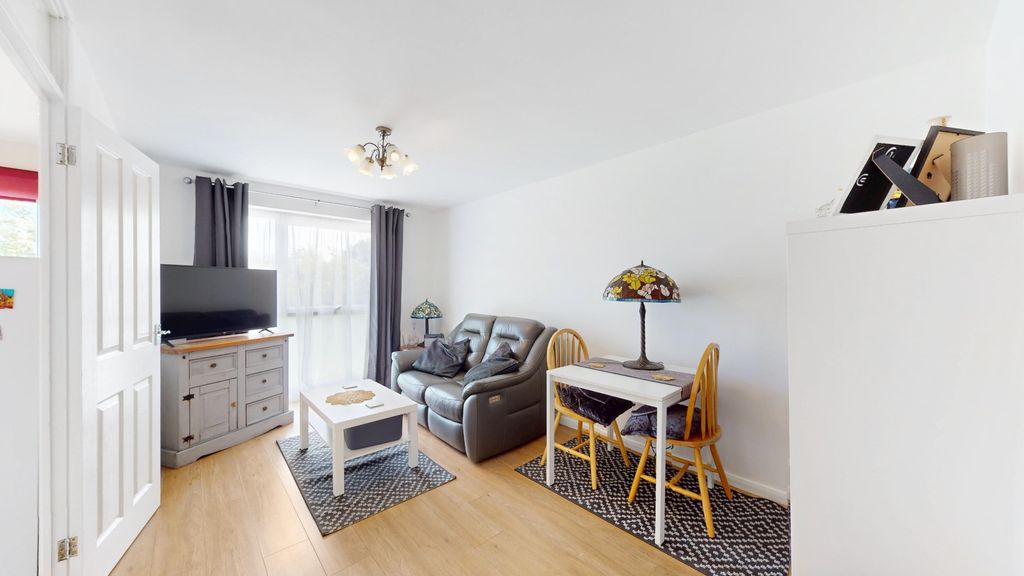 Property photo 3 of 10 5099193