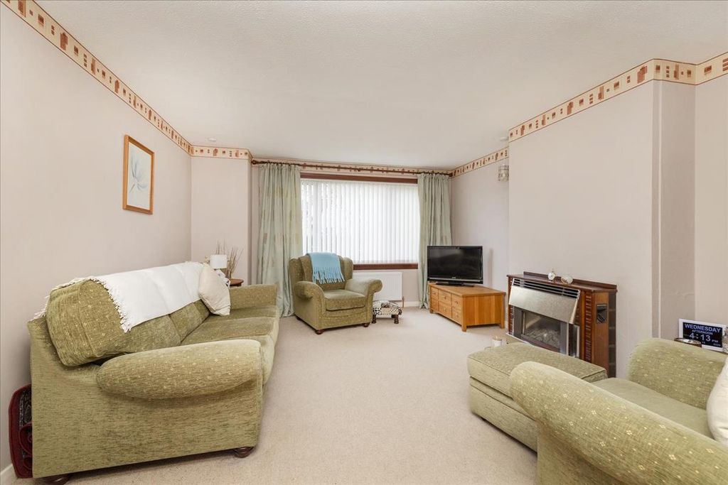 Property photo 2 of 24