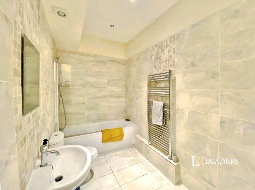 Property photo 2 of 9 Picture No. 21