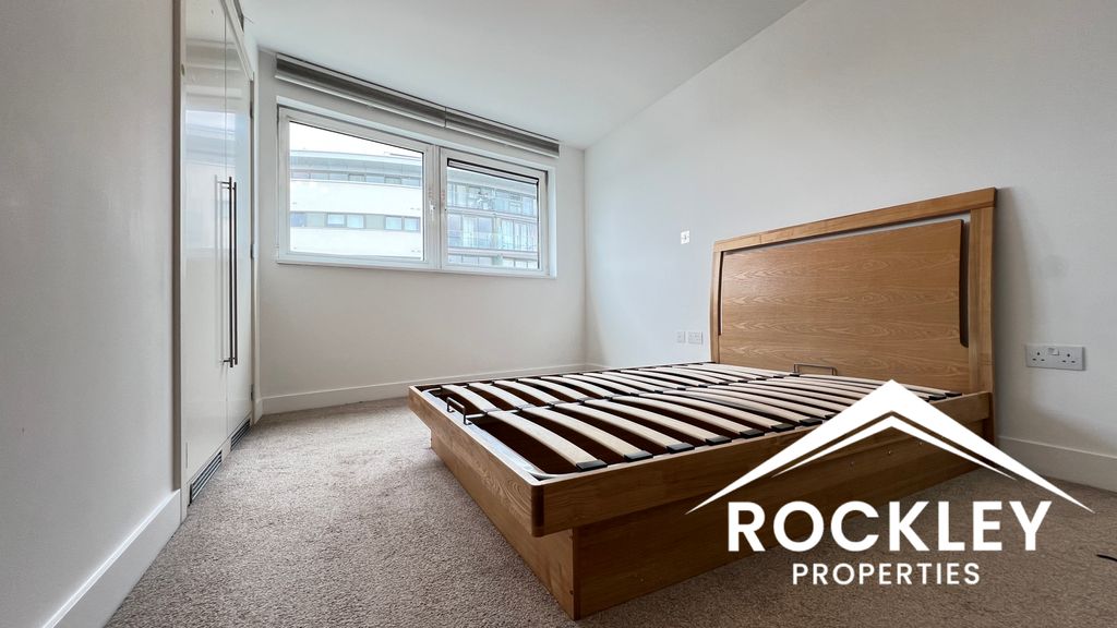 Property photo 3 of 33