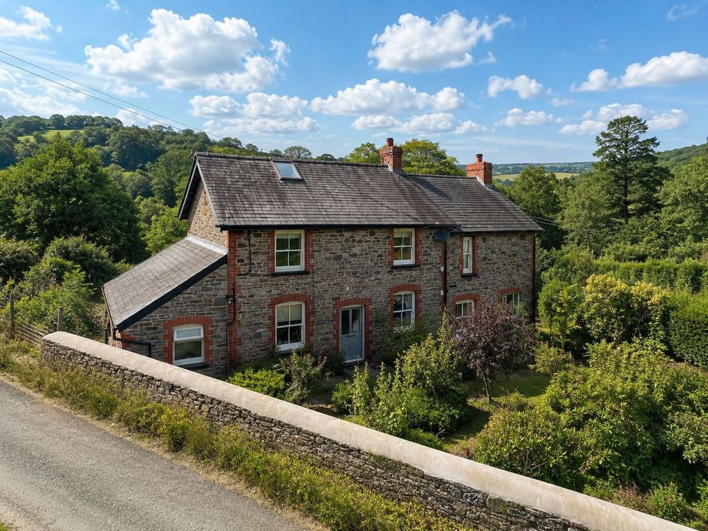 Property photo 1 of 32