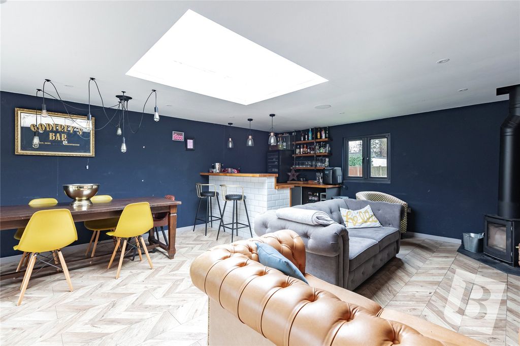 Property photo 1 of 28 Games Room/Bar