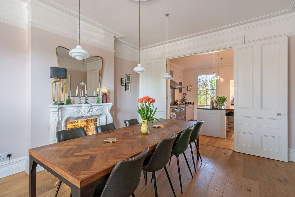 Additional image 9 of 5 bed detached house for saleNetley Street, Farnborough GU14