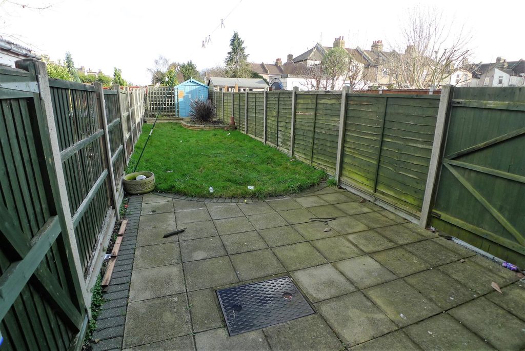 Property photo 3 of 9