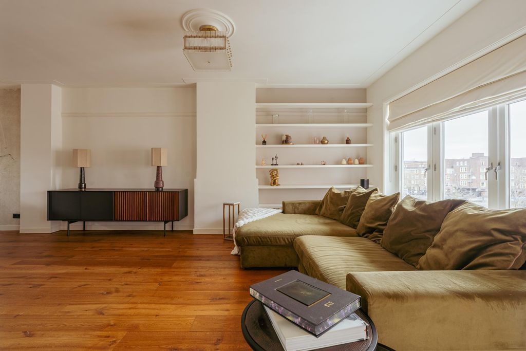 Property photo 2 of 53