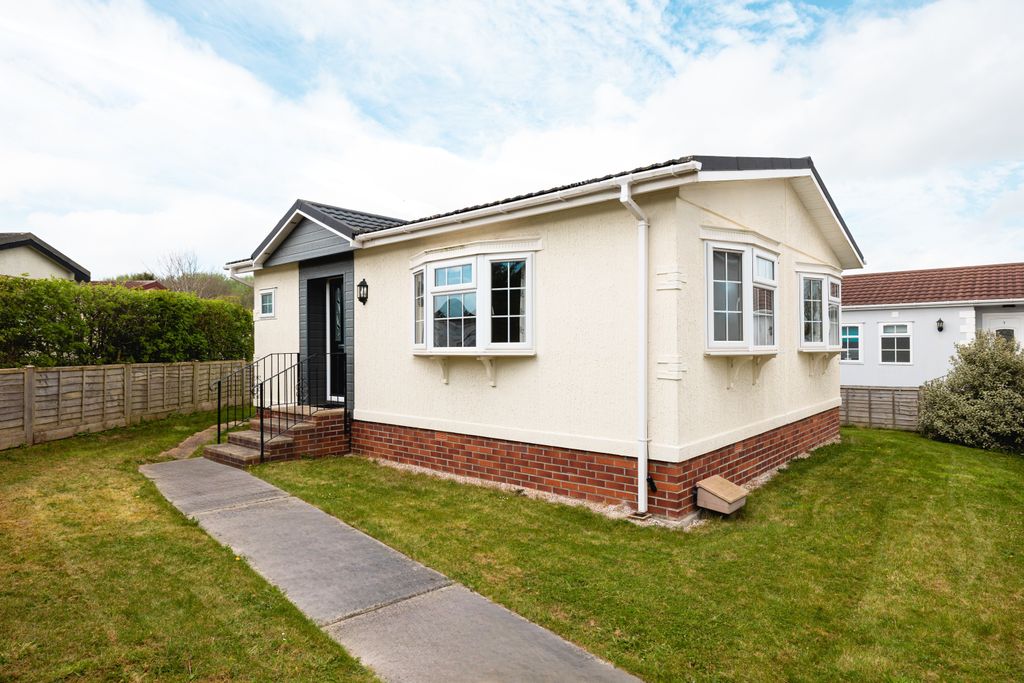 Property photo 1 of 22