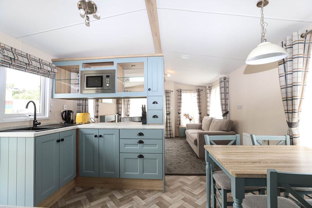 Property photo 3 of 10 Open Plan Living