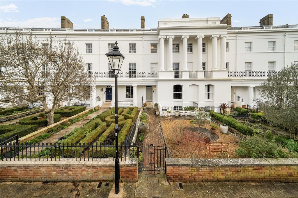 Property photo 1 of 22 Exterior