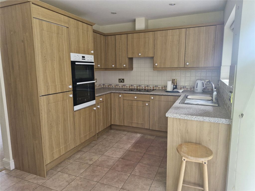 Property photo 2 of 17 Picture No. 15