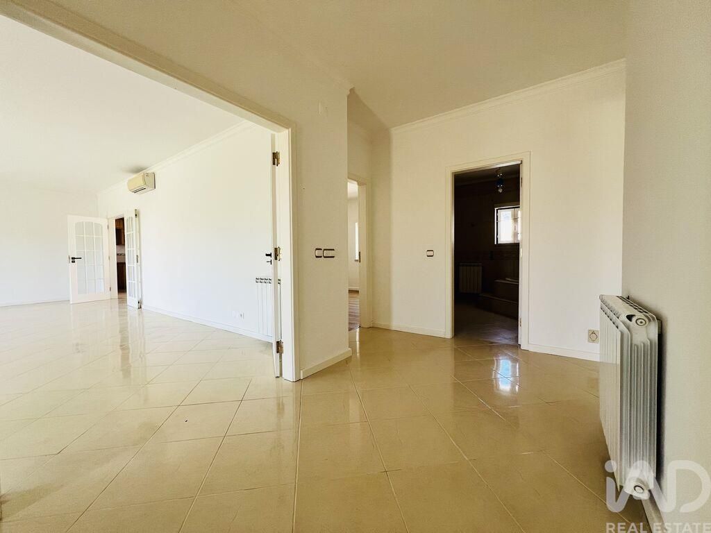 Property photo 2 of 28