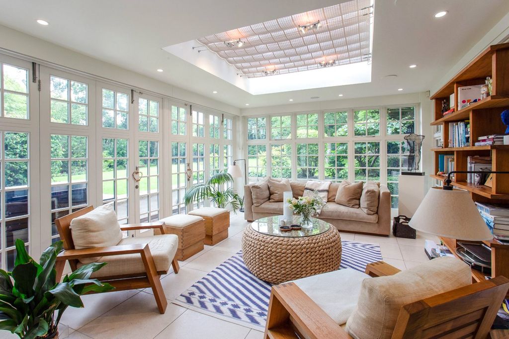 Property photo 2 of 26 Conservatory