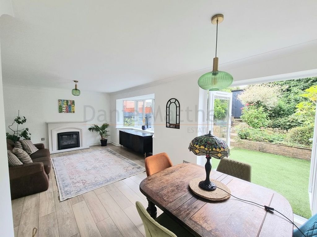 Property photo 3 of 34 Lounge/Dining Room