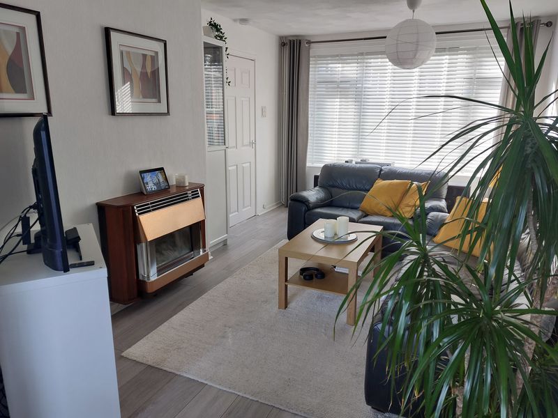 Property photo 2 of 15 Lounge