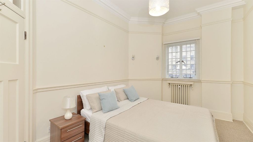 Property photo 3 of 7 Bedroom