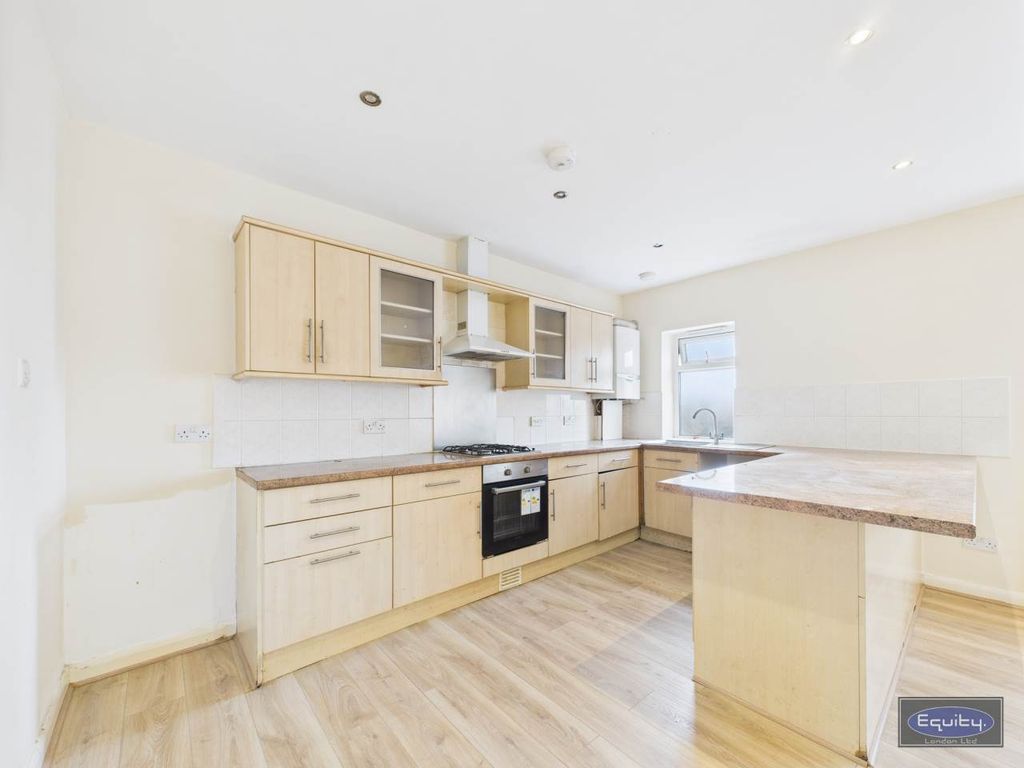 Property photo 1 of 15 Kitchen