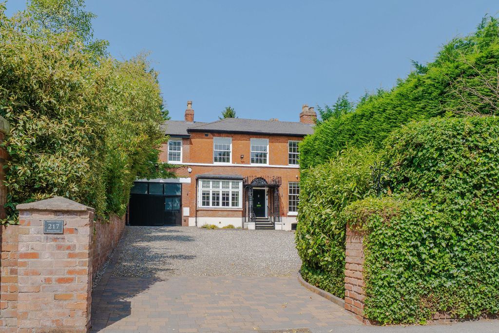 Property photo 1 of 38