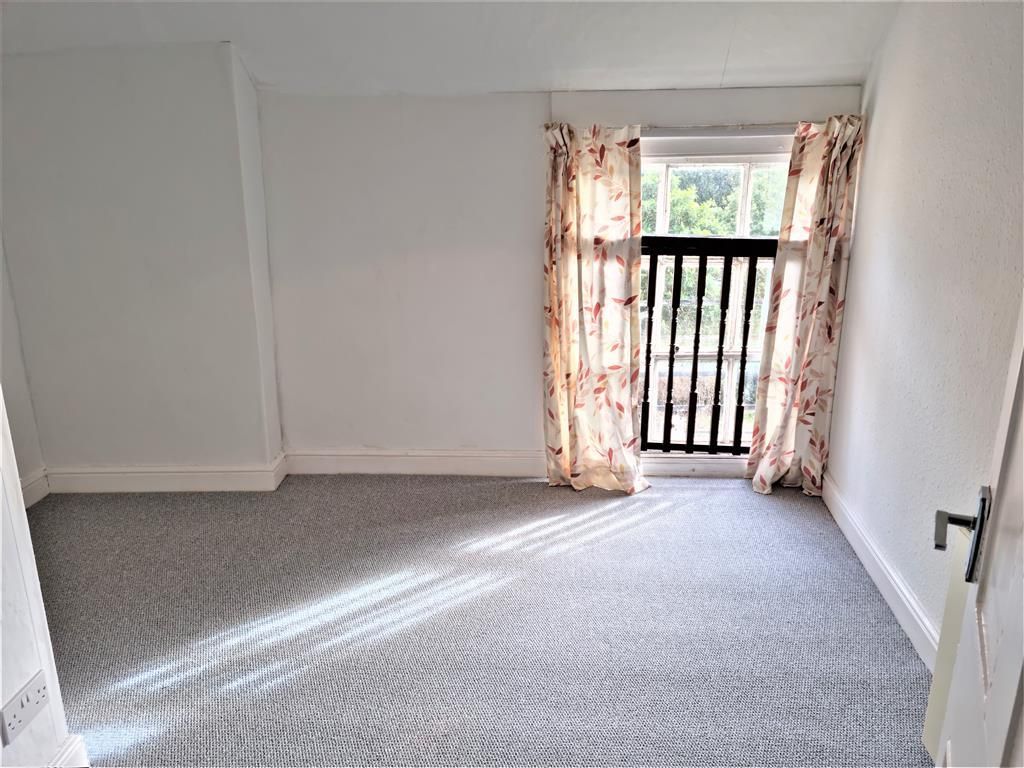 Property photo 2 of 11 Bedroom 1