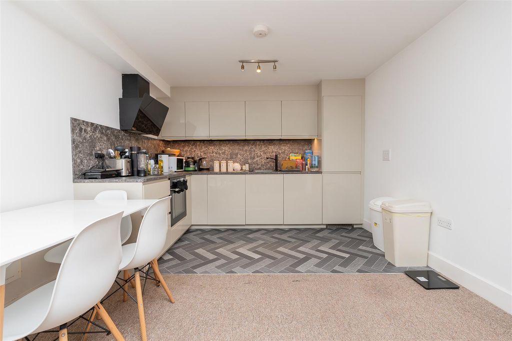 Property photo 2 of 16 Flat-14-Centro-Bs1-13.Jpg
