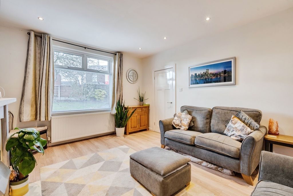 Property photo 3 of 24 Pbox-Img.Jpg