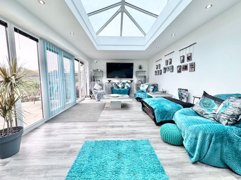 Property photo 3 of 32 Living Room