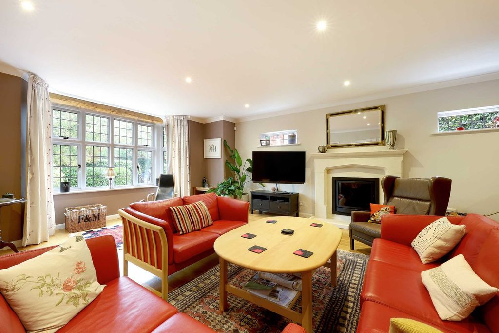 Property photo 2 of 26 Picture No. 13