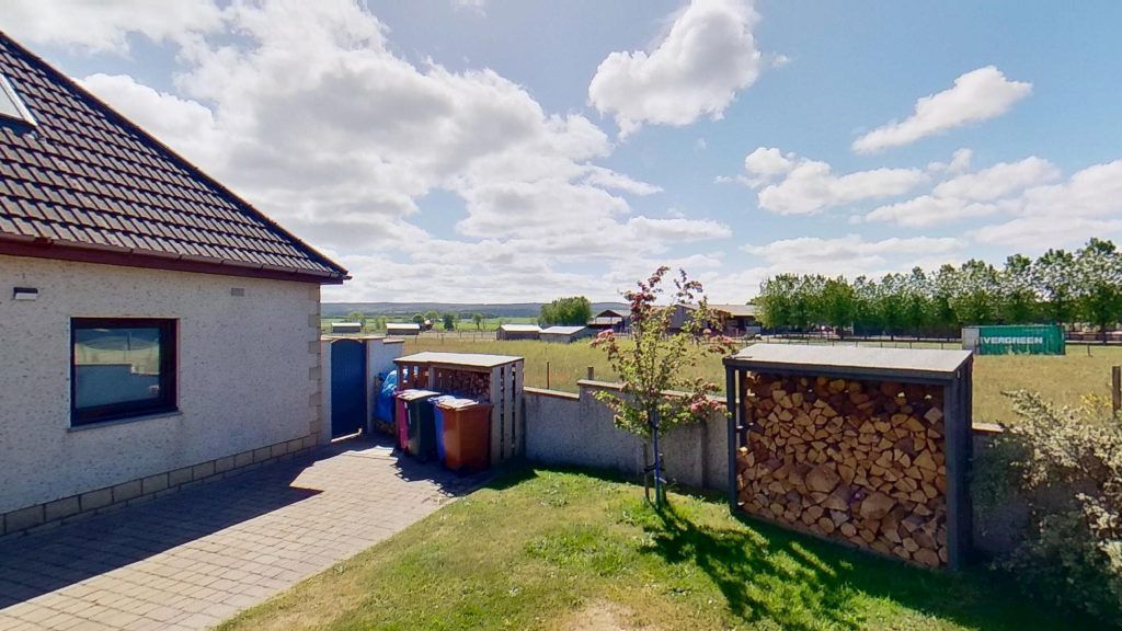Property photo 3 of 30