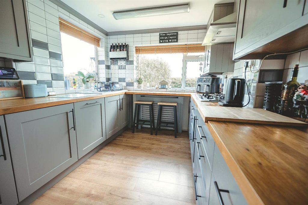 Property photo 2 of 32 Fairlight-46.Jpg