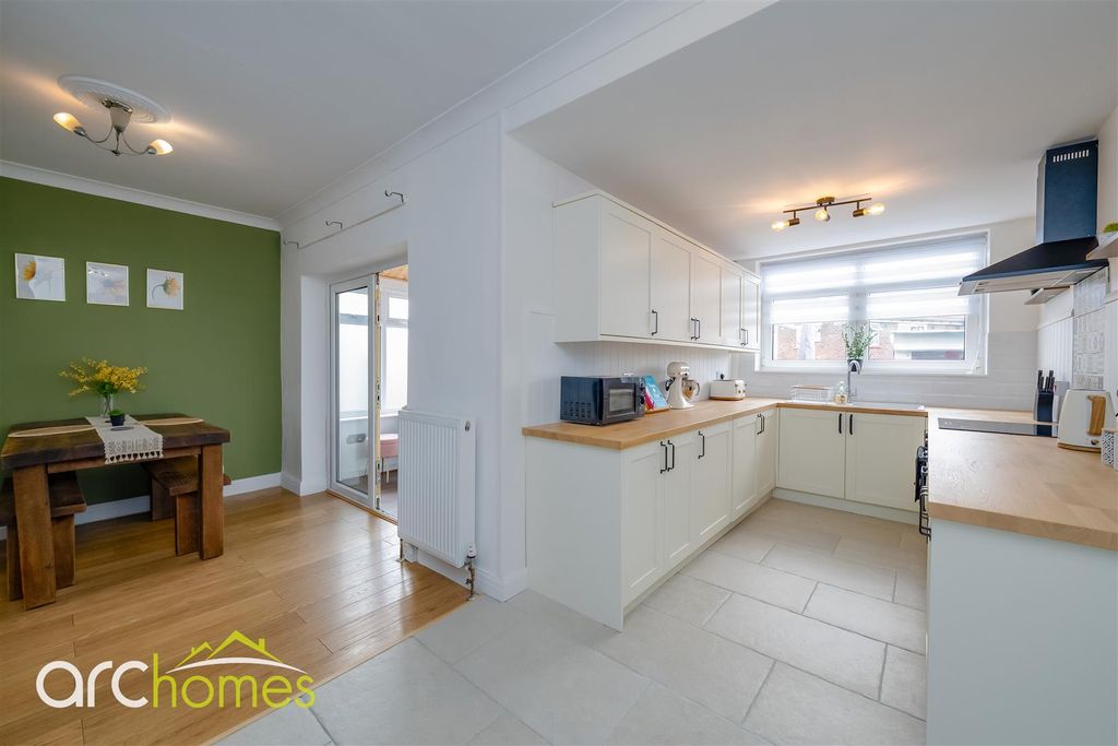Property photo 3 of 32 Dsc07948-Edit.Jpg