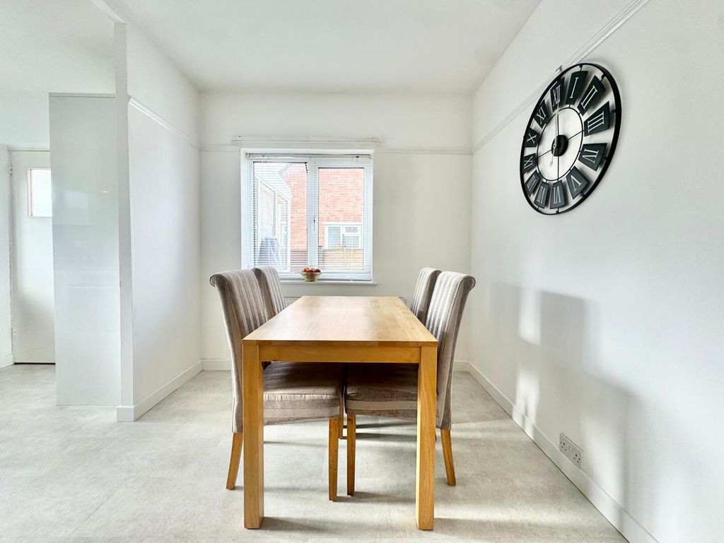 Property photo 3 of 15 Dining Room