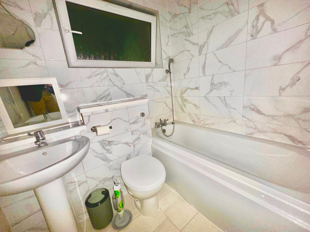 Property photo 3 of 5 Gallery