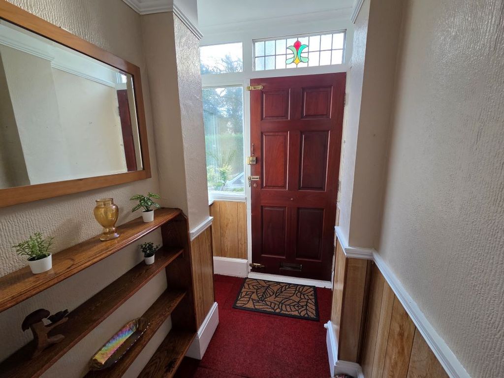 Property photo 2 of 35