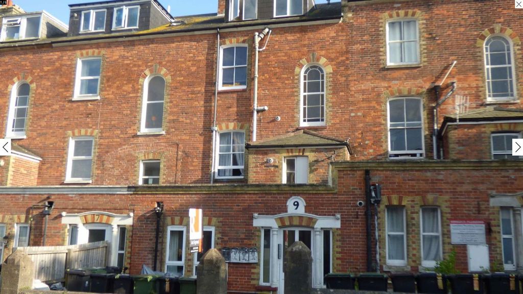 Property photo 2 of 8