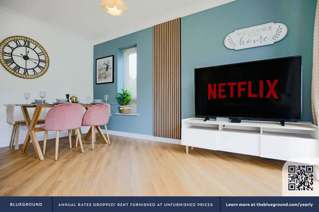 Property photo 3 of 26 Living Room