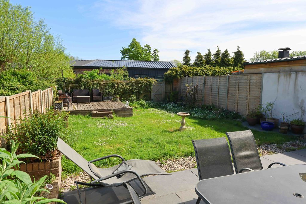 Property photo 3 of 16 Garden