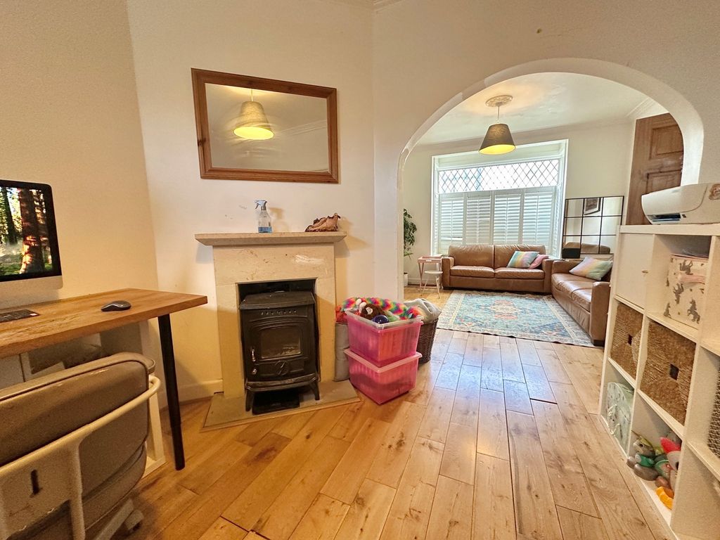 Property photo 3 of 16